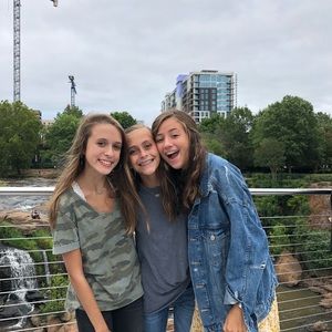 Meet your Posher, Gisella